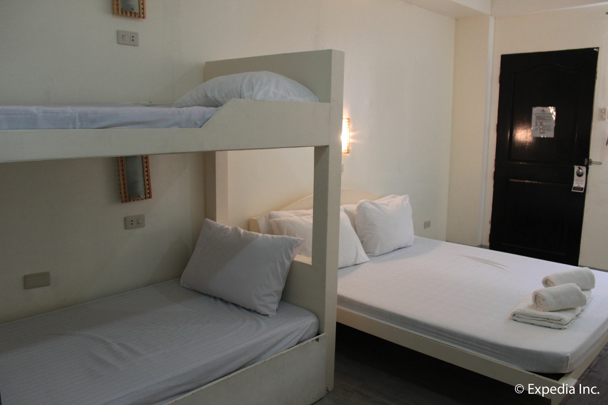 Reddoorz Plus Near Vigan Convention Center Exterior photo