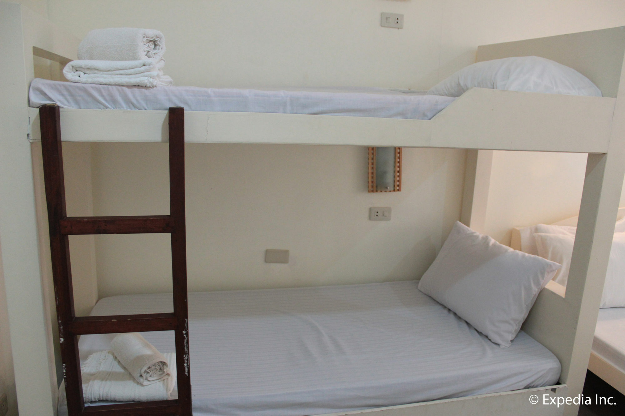 Reddoorz Plus Near Vigan Convention Center Exterior photo